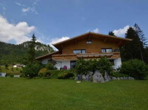 Heavenly Apartment in W ngle Tyrol with Walking Trails Near Reutte